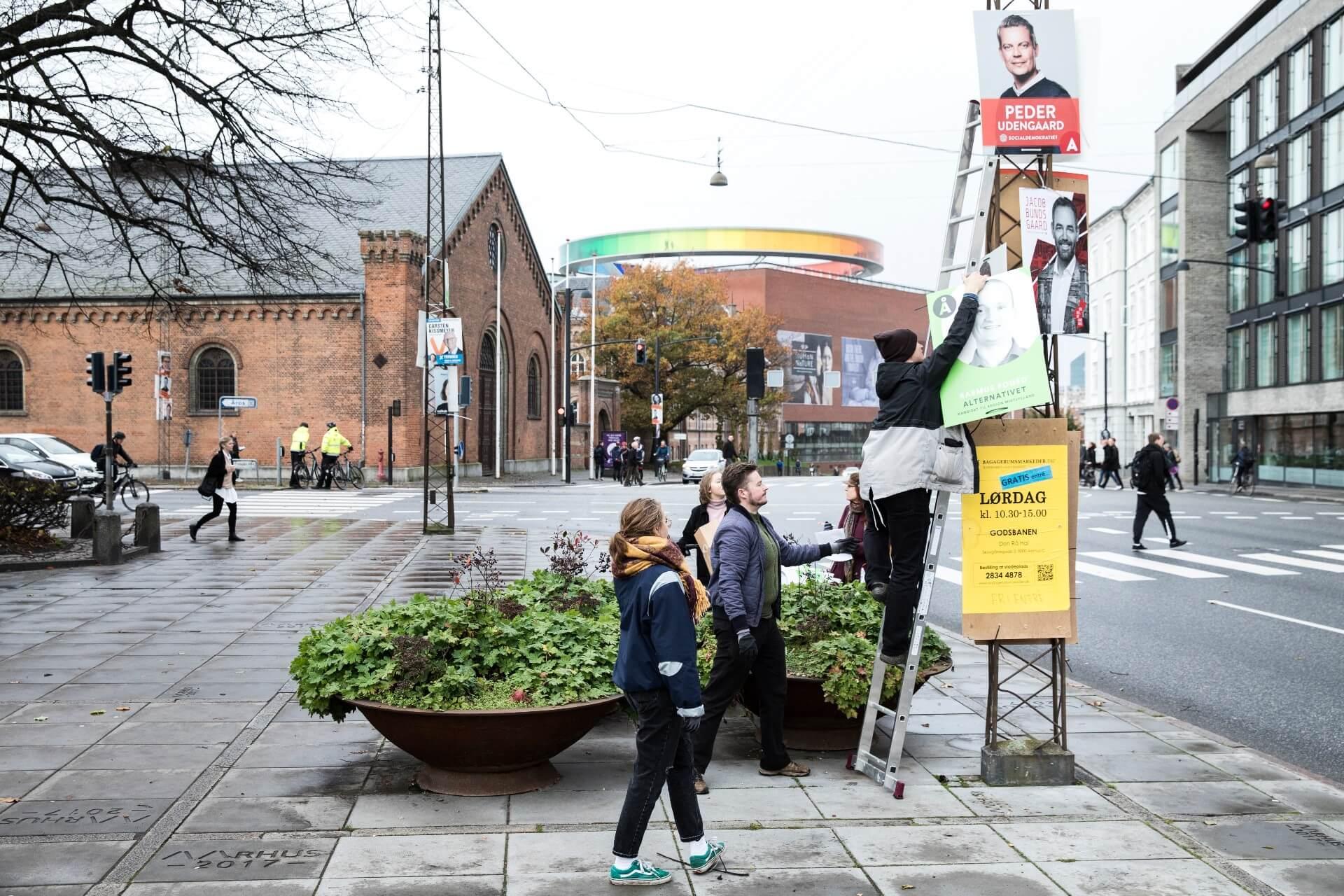 Fra 28. oktober vil landets lygtepæle igen fyldes med tusindvis af valgplakater frem mod valgdagen.