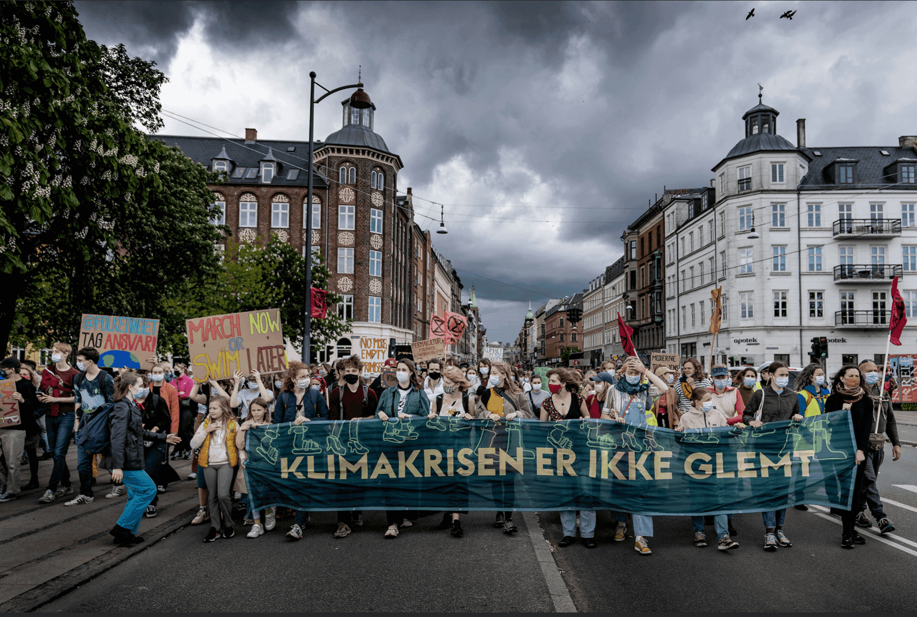 De unge har markeret sig i klimadebatten gennem ungdomsorganisationer som Fridays for Future og Den Grønne Studenterbevægelse, men selvom kommunalvalget også kommer til at handle om klimaet, planlægger færre unge at stemme til november end i andre aldersgrupper.