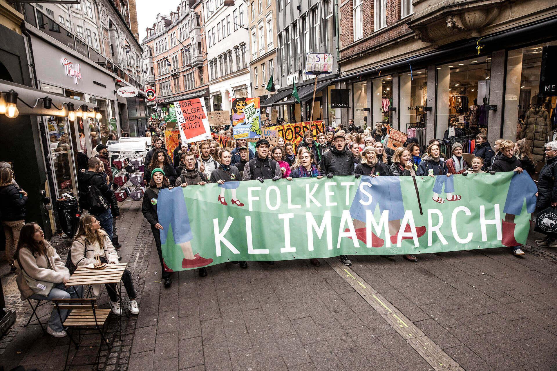 Folkets Klimamarch blev afholdt i 25 byer på tværs af Danmark for at sætte fokus på klimaet op til kommunalvalget. 