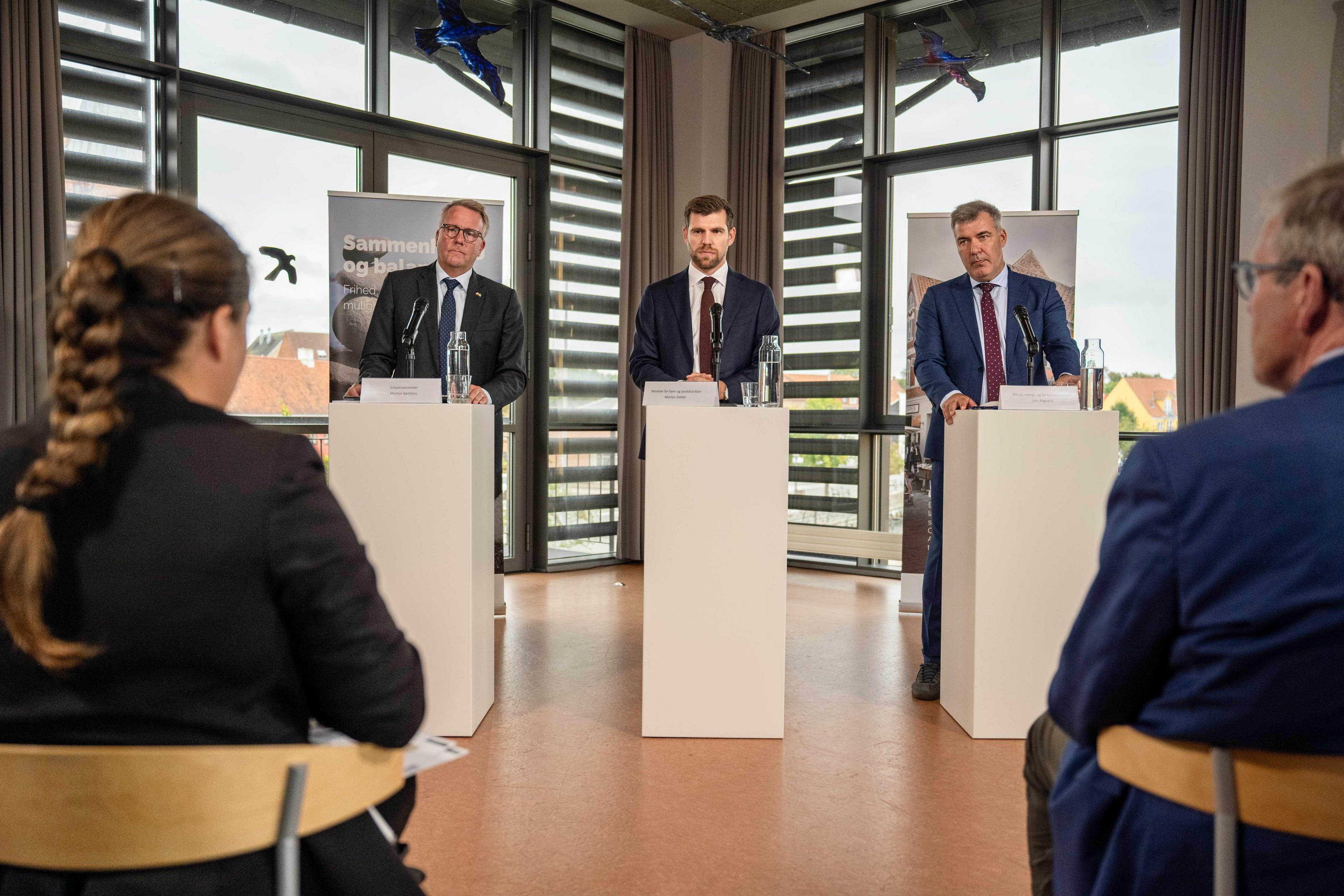 Morten Dahlin (V), Morten Bødskov (S) og Lars Aagaard (M) præsenterede i august regeringens landistriktsudspil Sammenhæng og balance på Skælskør Bibliotek.
