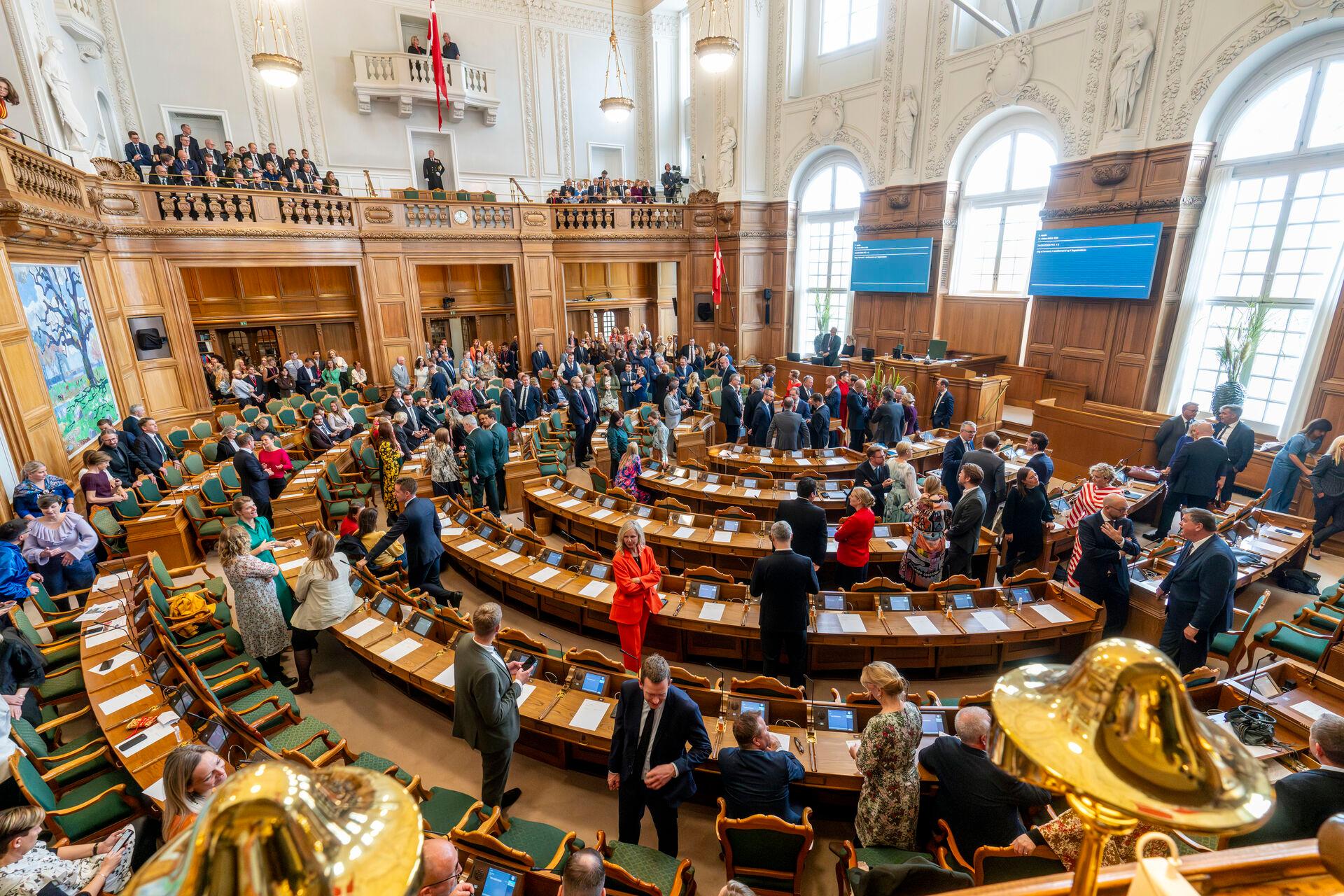   Folketinget åbner med pomp og pragt tirsdag. Politikerne vil blive mødt med et opråb fra psykiatrien. Billedet er fra åbningen af Folketinget i 2023. 