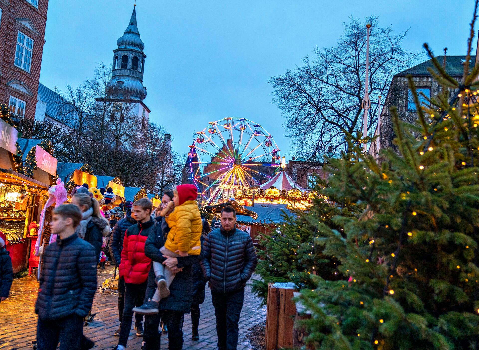 Skal det lykkes at ruske liv i hendøende bymidter, må kommuner og borgere i fællesskab blive enige om, hvilke virkemidler der skal til, for at man får skabt noget, som folk reelt gider at samles om. (Arkivfoto.)