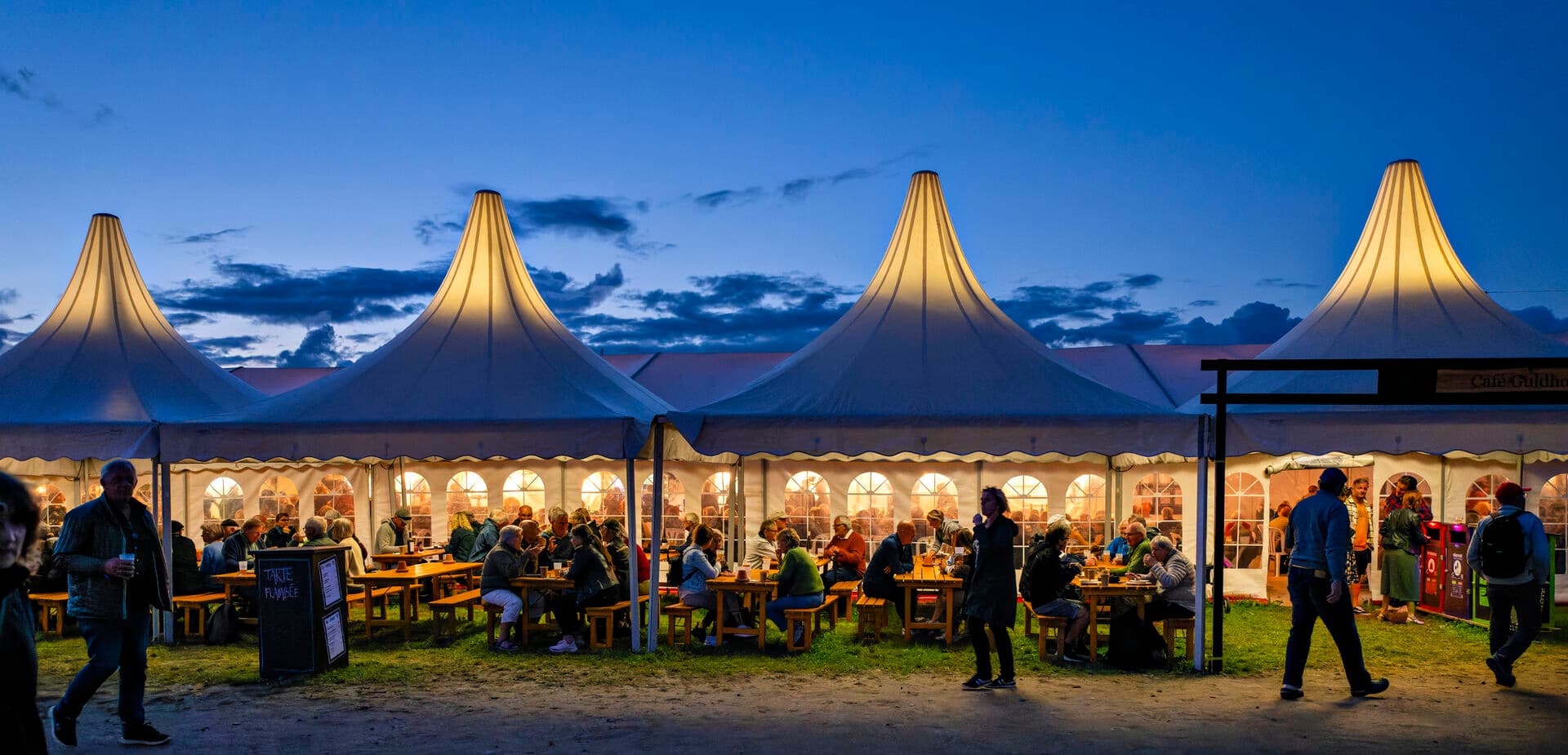 Kultur er mange ting - på billedet aftenstemning ved Tønder Festival - og emnet fortjener opmærksomhed forud for KV25, selv om andre valgemner har forrang hos vælgerne.