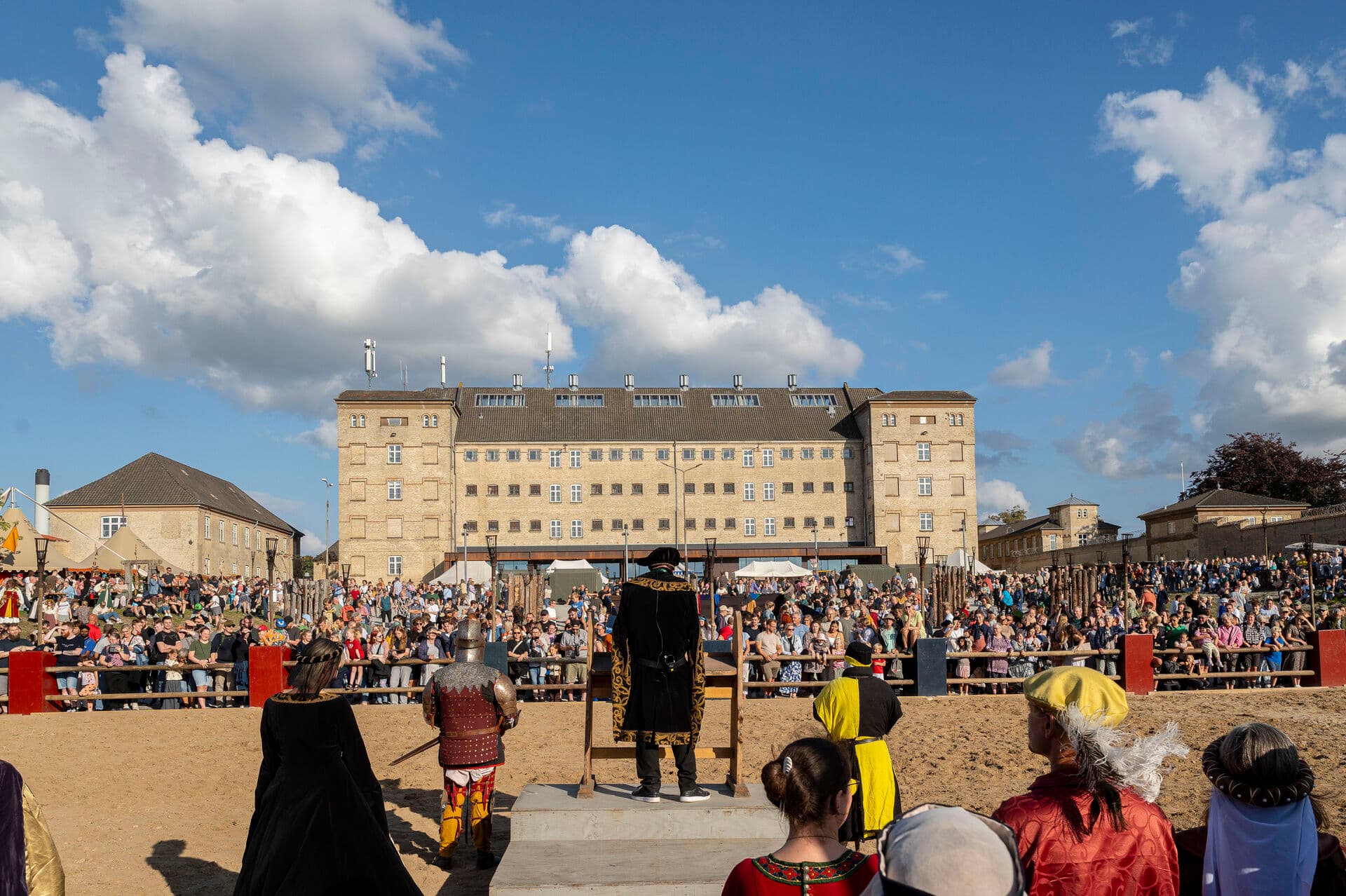 Horsens Middelalderfestival bliver afholdt på Fængslet i Horsens hvert år i slutningen af august. Sidste år deltog omkring 60.000 gæster, men fremadrettet er det ikke nok bare at måle antal besøgende – nu skal der være mere fokus på kulturens betydning, og hvordan kultur bredere kan bidrage til samfundet. 