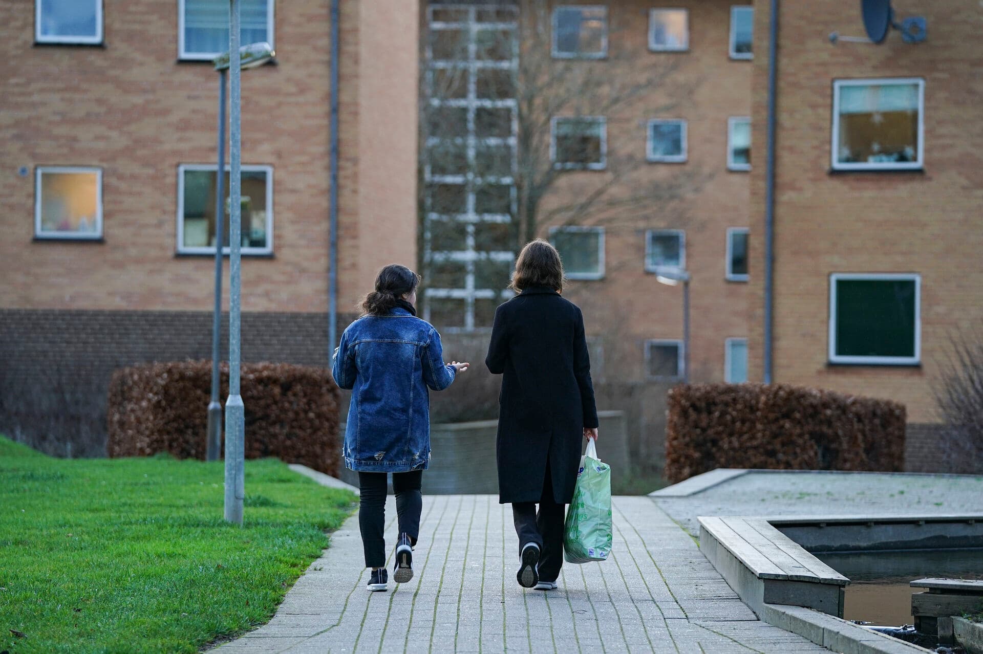 I samtlige 15 år har Sundparken i Horsens været på ghetto-/parallelsamfundslisten. Men selvom boligområdet ifølge borgmester Peter Sørensen (S) om fem-syv år vil ligne ethvert andet boligområde i kommunen, slipper man ikke for at rive totalrenoverede boliger ned. - Det er fortvivlende, siger han. (Arkivfoto.)