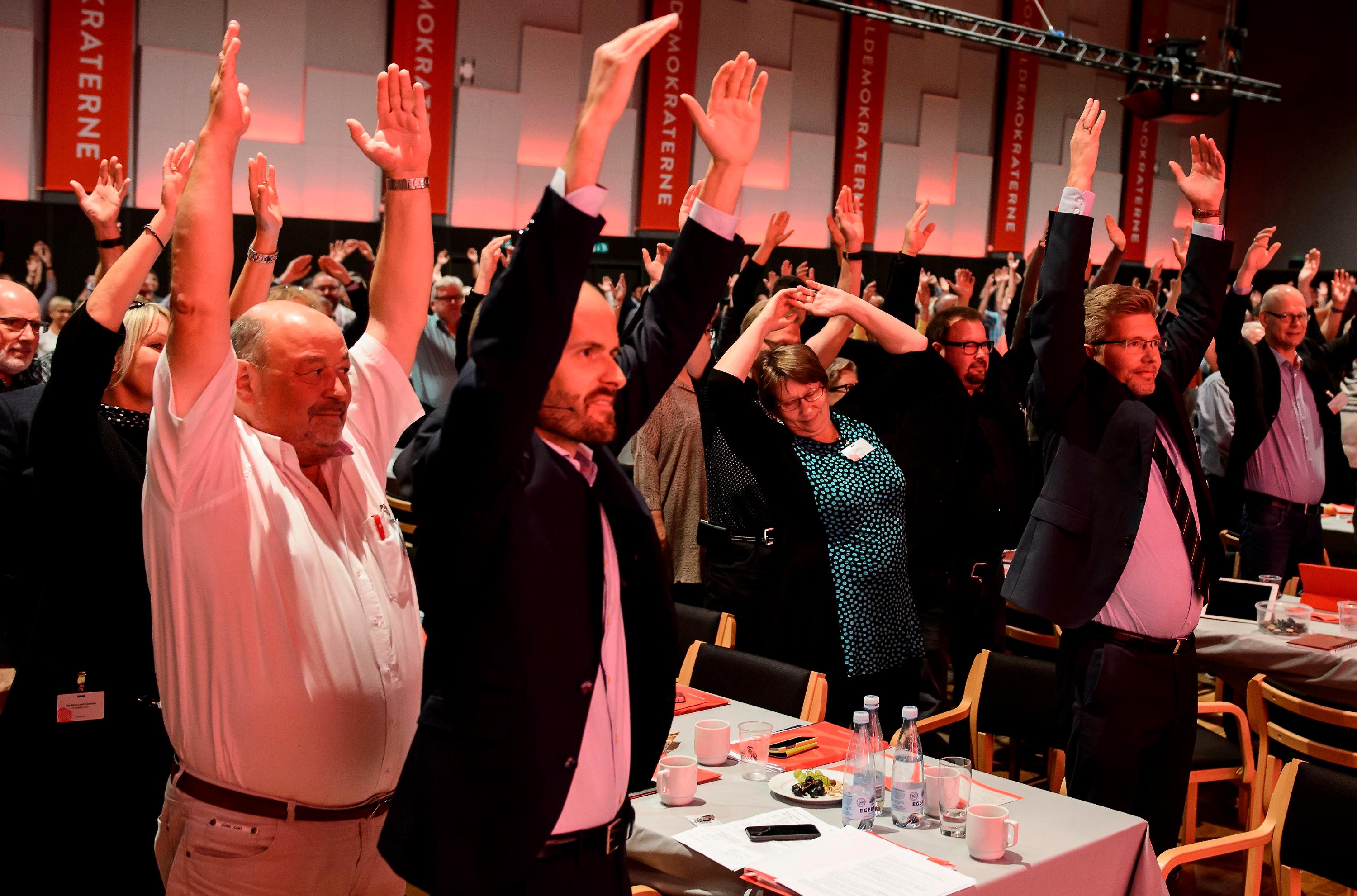Socialdemokratiet indtager for andet år i træk førstepladsen som det mest sympatiske parti ifølge de danske vælgere, mens Venstre ligger stabilt og Dansk Folkeparti fortsat kravler opad sympati-stigen.
Foto: René Schütze / Polfoto