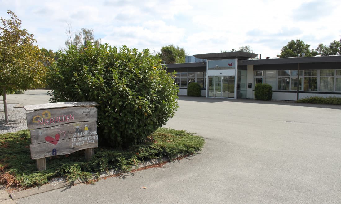 Sigtelsen kommer, efter at Norddjurs Kommune i begyndelsen af juli politianmeldte en tidligere ansat på baggrund af en lang række bilag, som kommunen.dk havde fået aktindsigt i, samt en uvildig advokatundersøgelse, der rejste en alvorlig mistanke om økonomiske uregelmæssigheder.