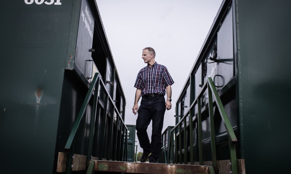 Chef for AffaldVarme, Bjarne Munk Jensen, forklarer til kommunen.dk, at AffaldVarme har rettet op og nu køber ind hånd i hånd med forvaltningens centrale indkøbspersonale. Aktindsigt i afdelingens betalinger til en række leverandører viser dog, at det kommunalt ejede selskab har fortsat indkøb uden om udbudsreglerne for millioner.