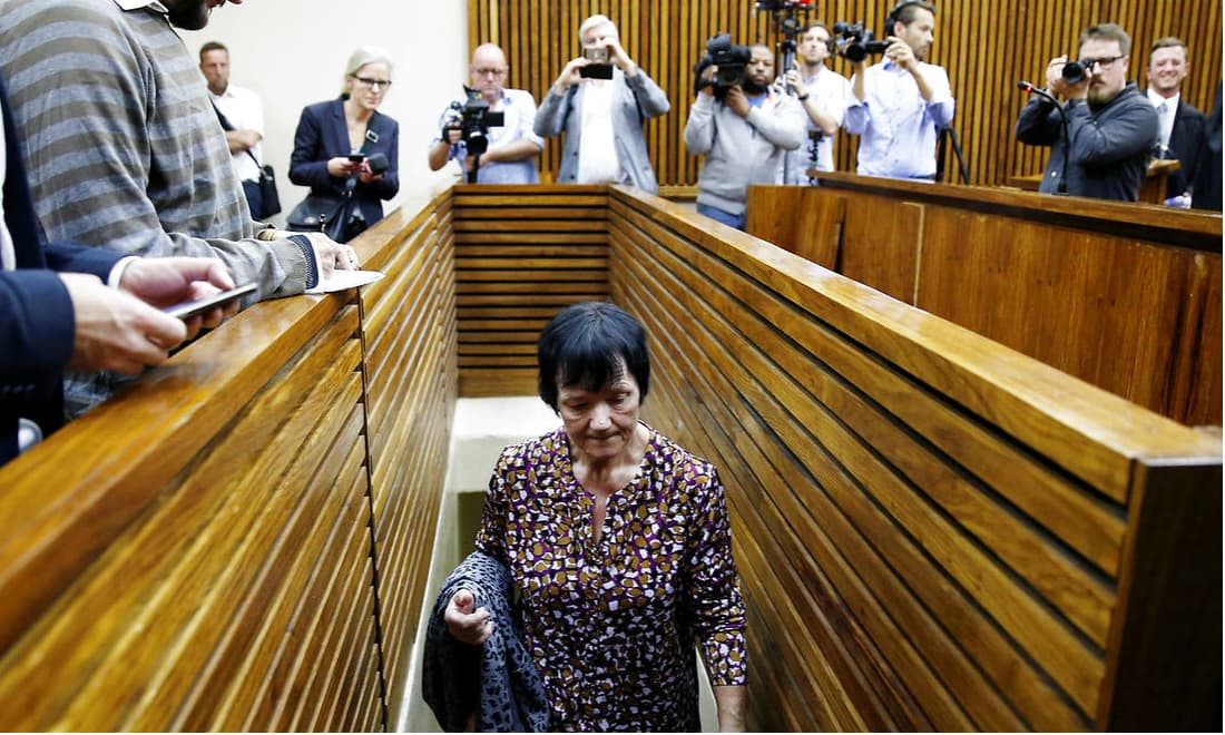 Britta Nielsen, som er tiltalt for at have svindlet for 115 mio. kr., havde travlt med at få lukket kommunale projekter ned, vurderer professor Per Nikolaj Bukh.