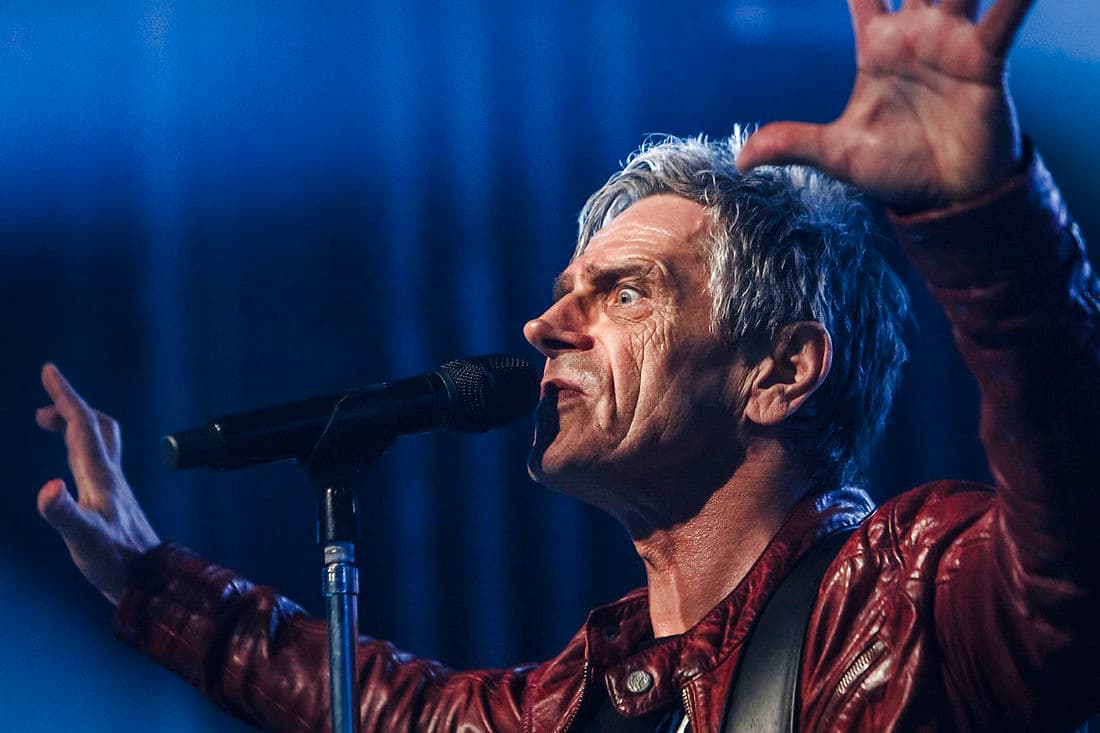 Michael Falch og hans genforenede band Malurt skulle have været på Danmarksturné i disse dage. Her ses han på Vega i København, der både er og forbliver et regionalt spillested.