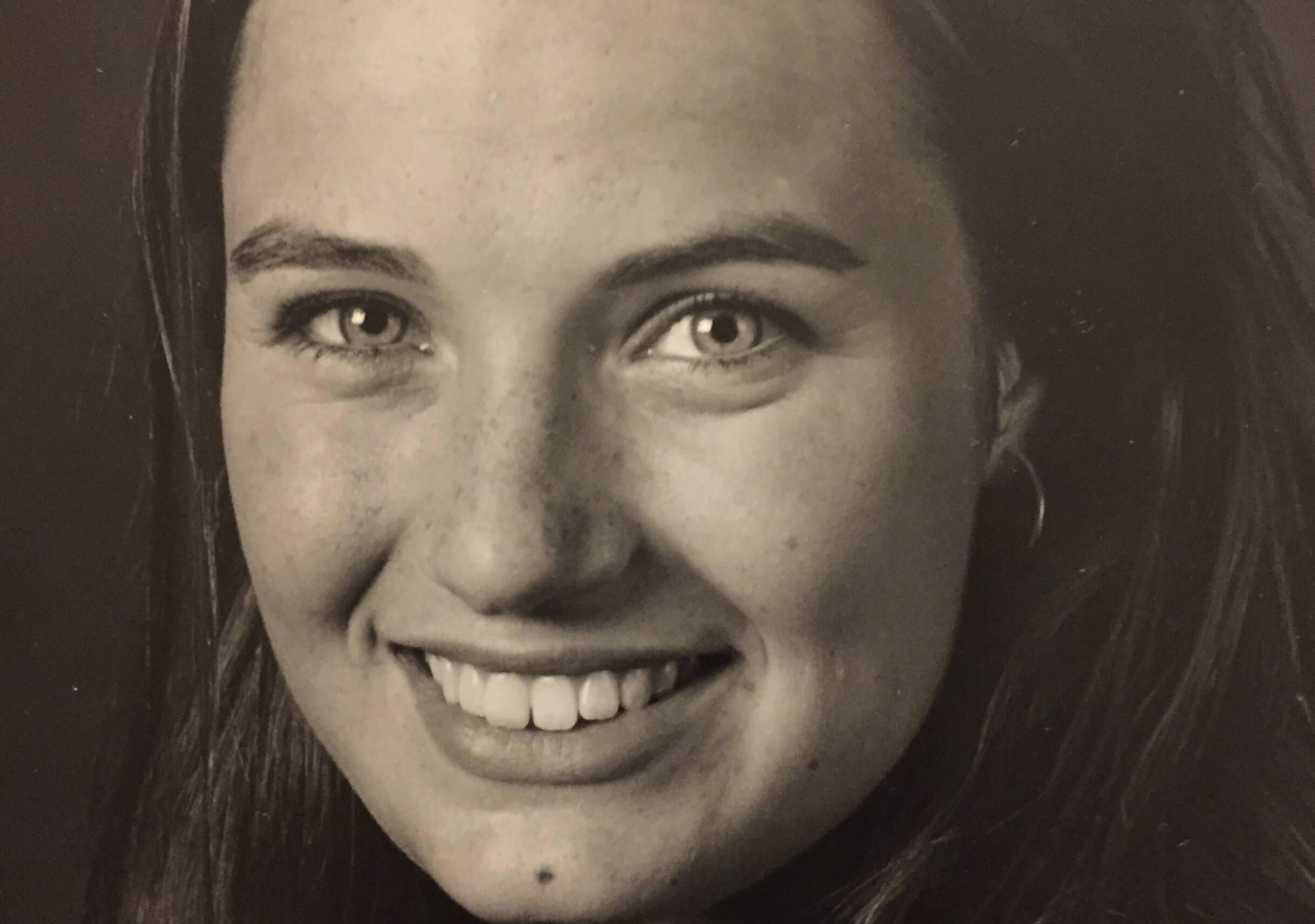 Maria Steno var kun 18, da hun i 1997 blev valgt ind i kommunalbestyrelsen i Birkerød. Når der var fest, undskyldte hun sig gerne med lektier for at undgå pinlige episoder på dansegulvet og det har kostet vigtig relationsopbygning i den unge politikers liv.