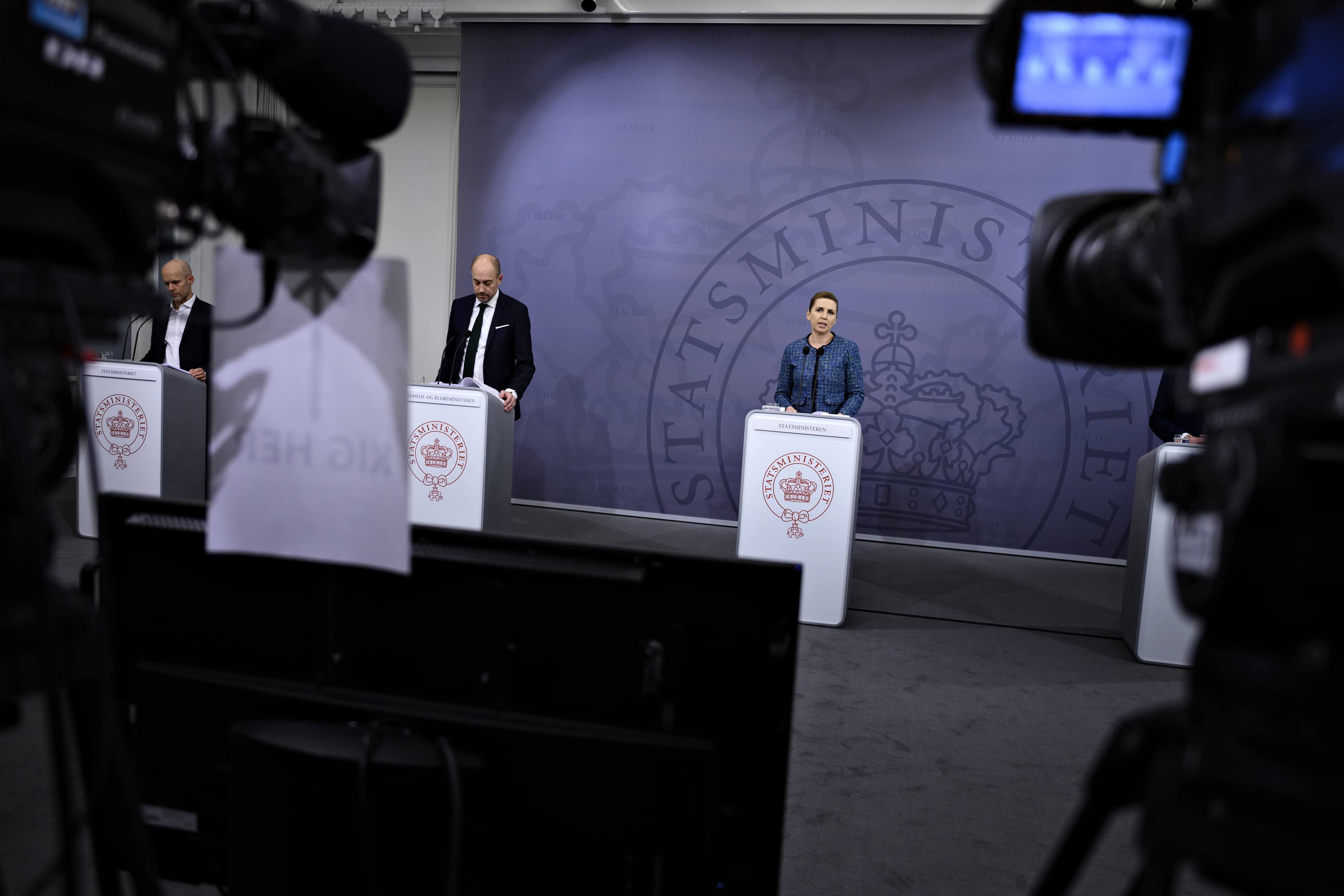 En stor del af danskerne støtter nedlukningen af samfundet frem til 28. februar, viser en måling, som Voxmeter har lavet.