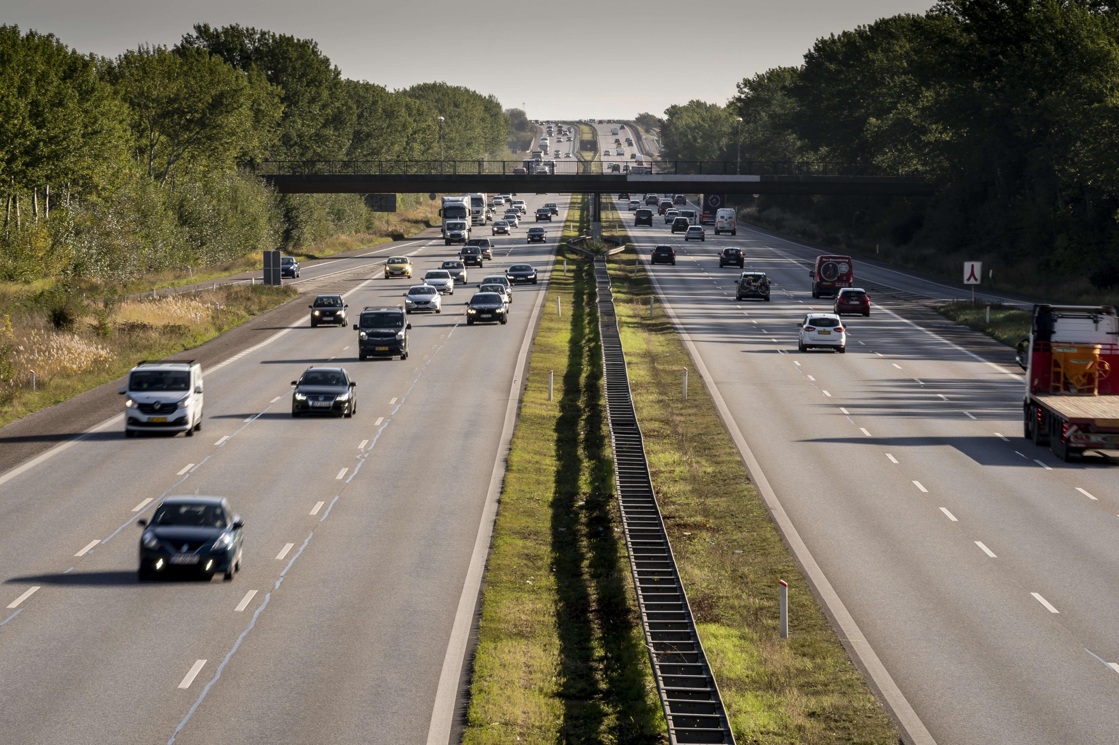 Regeringen vil spændere milliarder af kroner på opgradere, udvide og forlænge vejnettet og særligt de danske motorveje. 