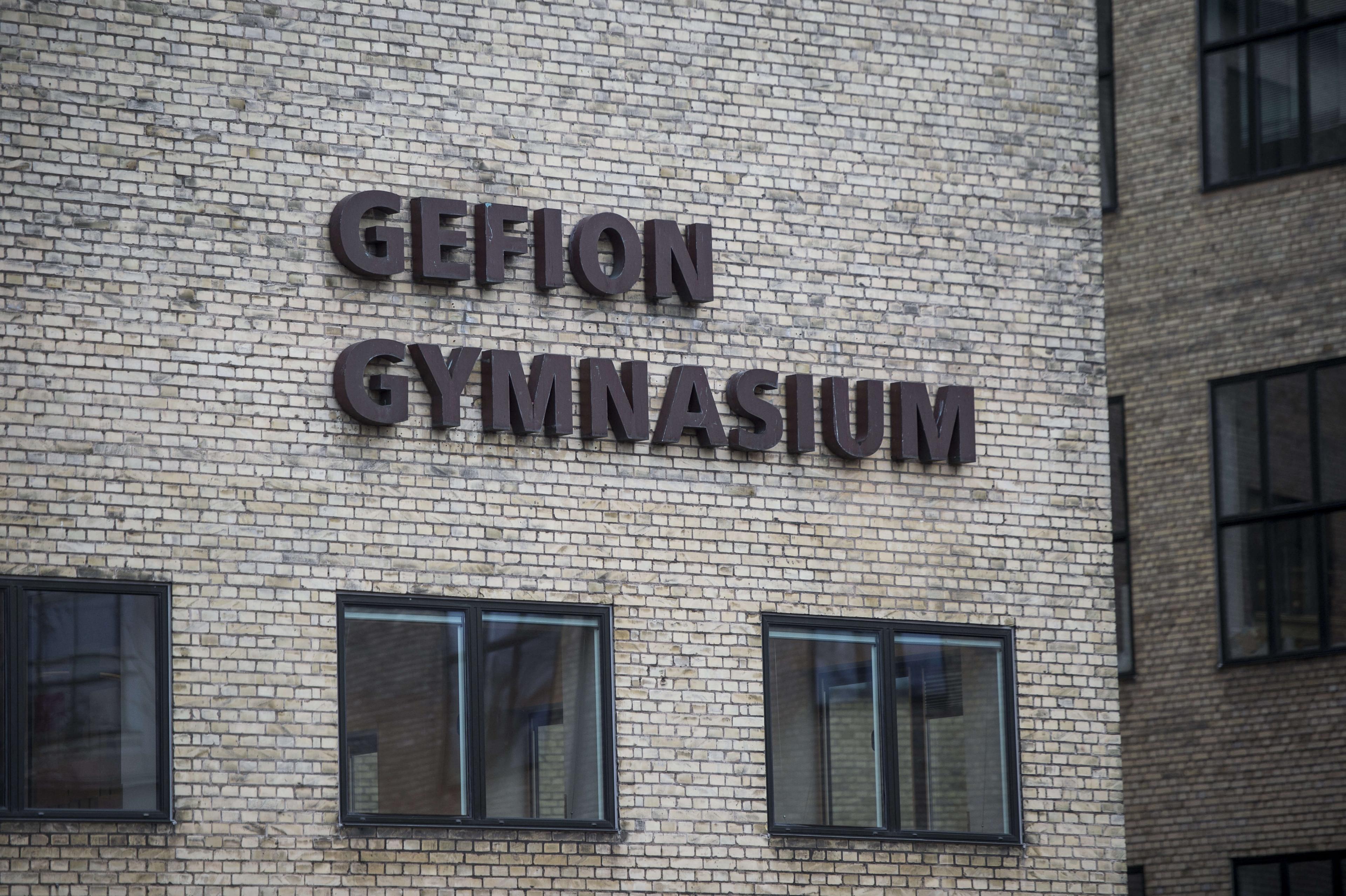 Gefion Gymnasium i København er en af de skoler, der blev lukket i ugen uden nogen coronatilfælde. Årsagen er en automatisk model for nedlukninger, som træder i kraft, hvis smitten i et sogn rammer over nogle grænseværdier. 