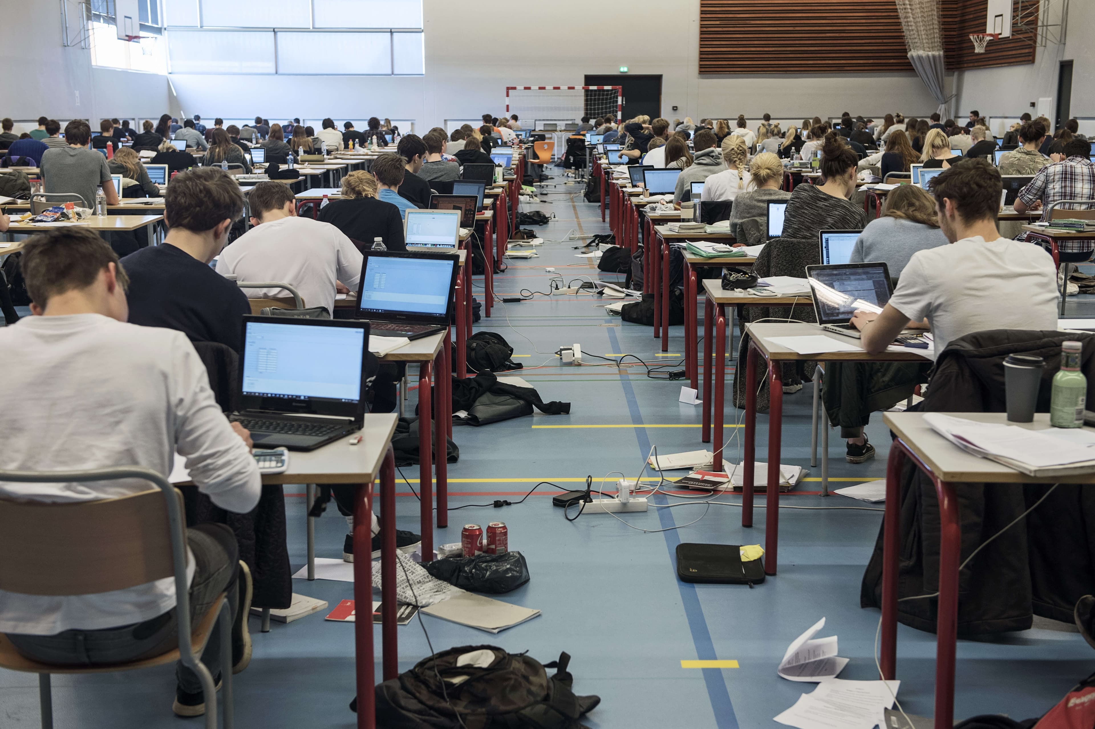 Hvert år skal der optages mindst tre klasser på hvert gymnasium. Det er en del af en ændring i optagelsessystemet. Formåler er at sikre de små gymnasiers overlevelse.