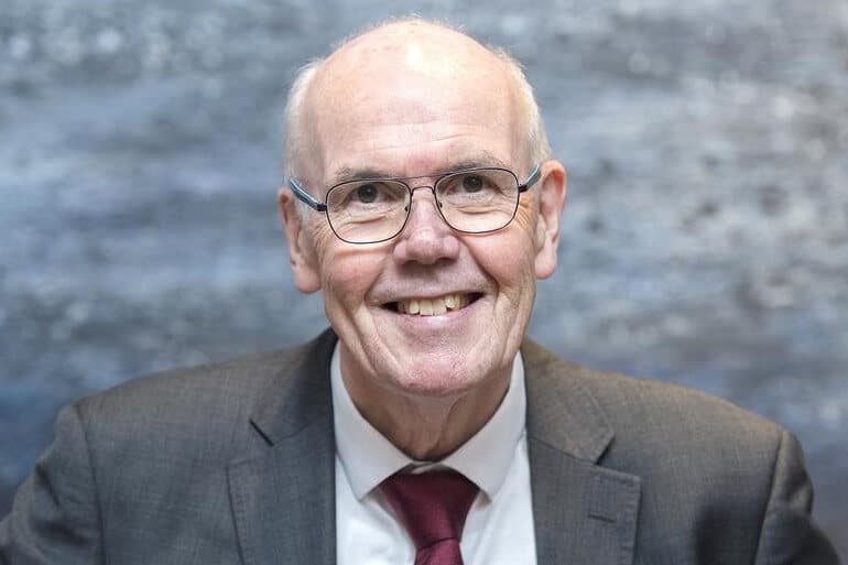 Bornholms Regionskommunes borgmester, Thomas Thors (S), måtte afbryde sin ferie for at svare på spørgsmål fra en utilfreds presse på et pressemøde fredag.