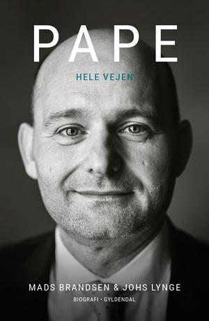 Mads Brandsen og Johs Lynges bog om Søren Pape er kun en af mange politikerbiografier, som rammer markedet tæt på valg. Og det kan ofte betale sig for bogens hovedperson at få lov at præsentere sig som andet end politiker.